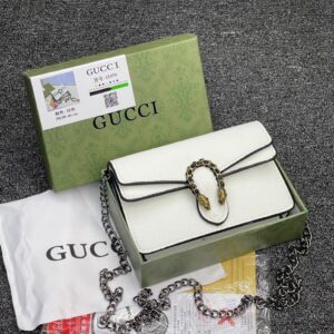 GUCCI Envelope Bag (Angle 2)