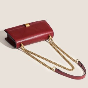Quilted Chain leather bag (Angle 2)